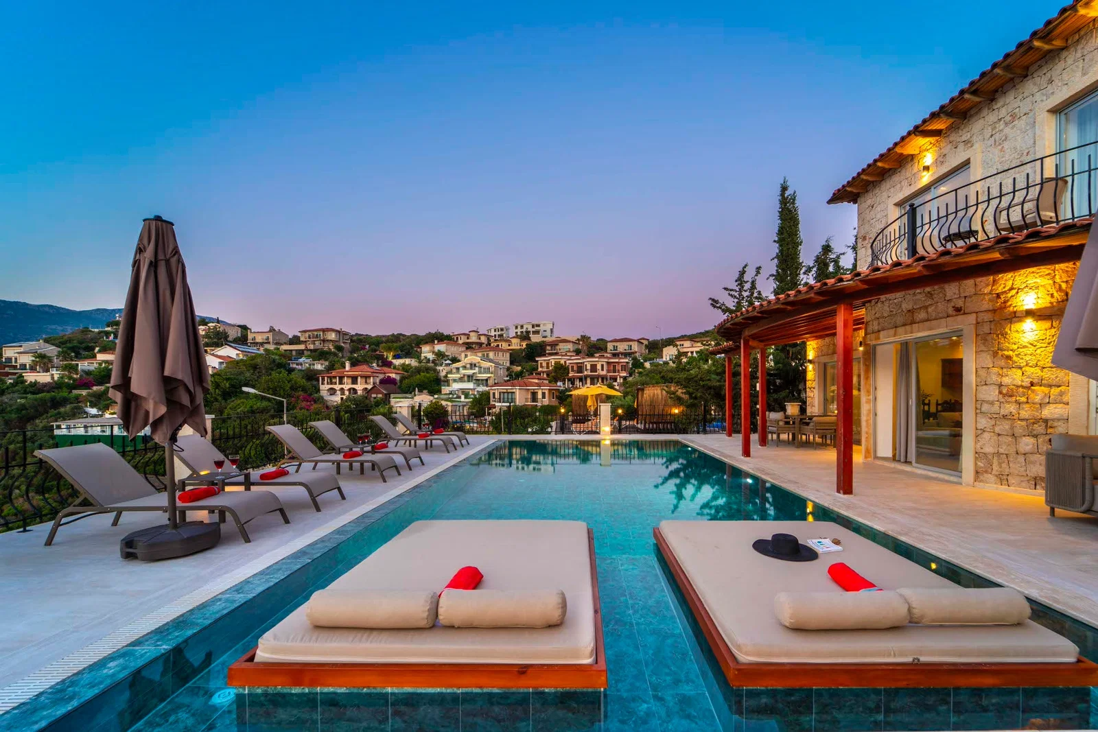 Kaş’ta merkeze yakın kiralık villa, fotoğraf 15