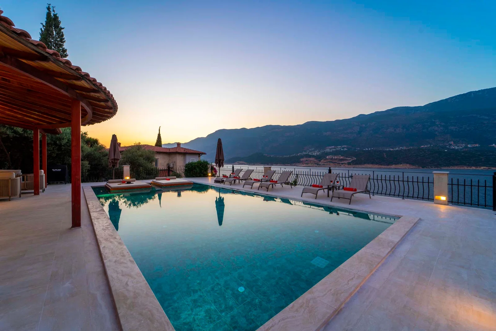 Kaş’ta merkeze yakın kiralık villa, fotoğraf 10