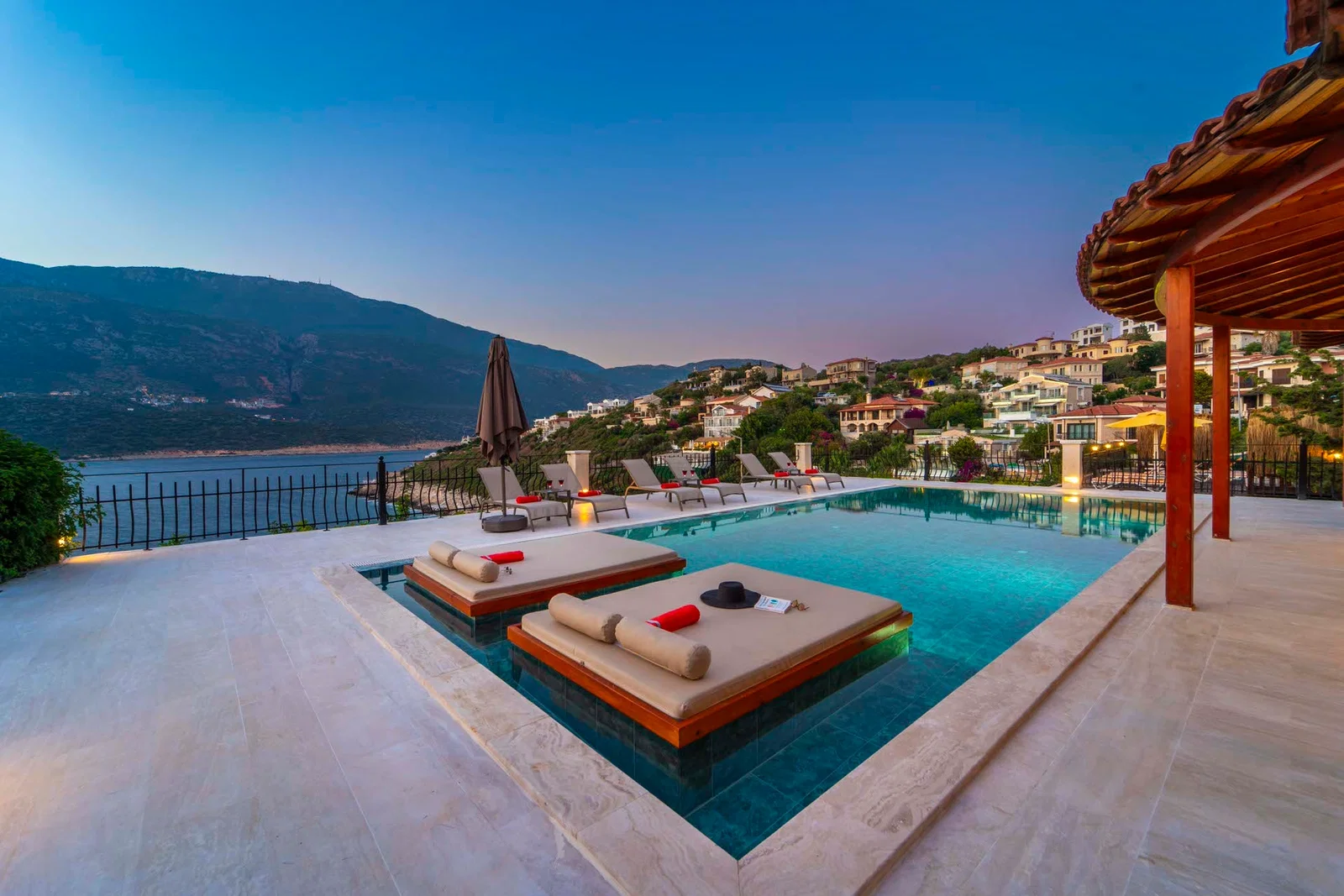 Kaş’ta bahçeli kiralık villa, fotoğraf 12