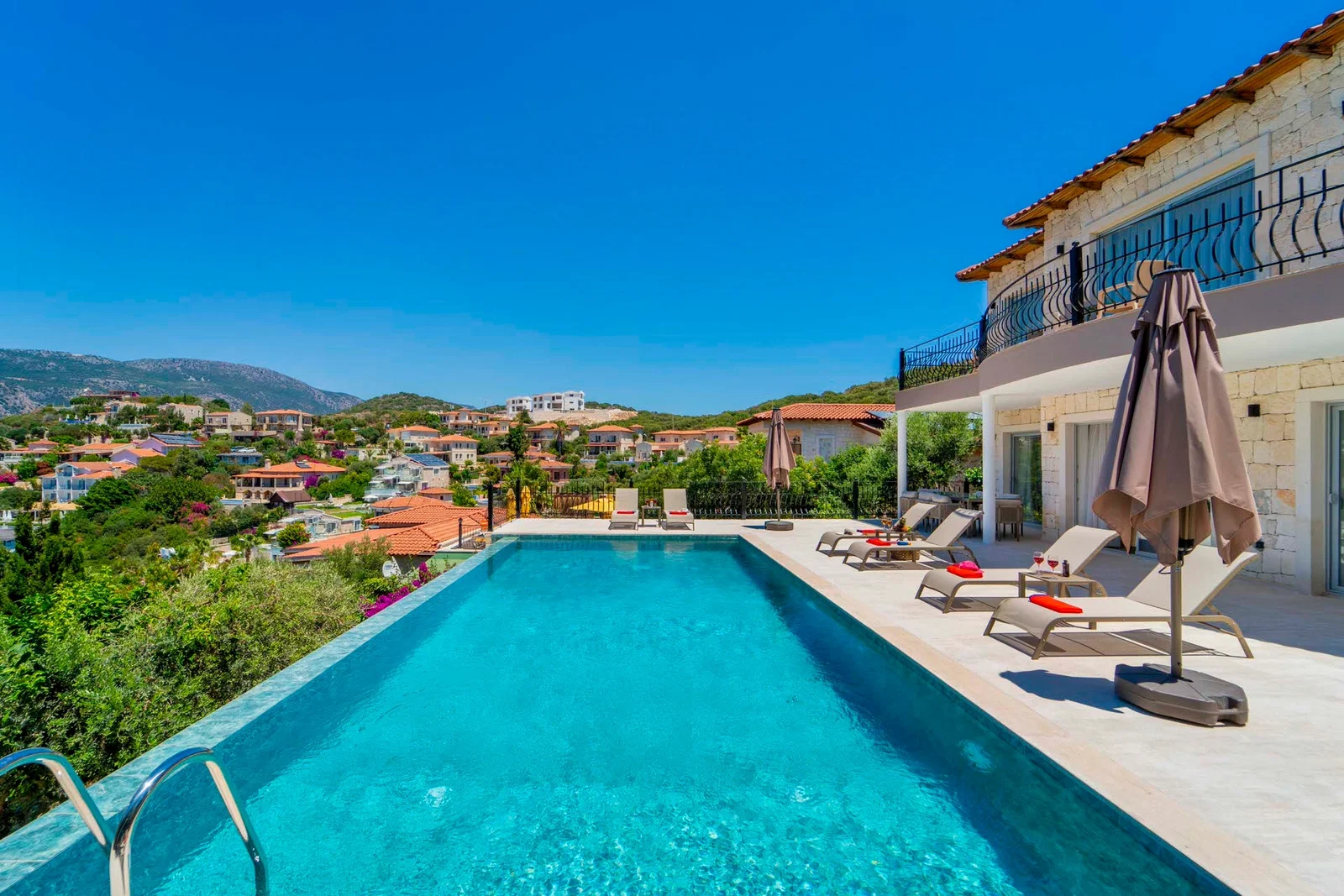 Kaş’ta deniz manzaralı kiralık villa, fotoğraf 9
