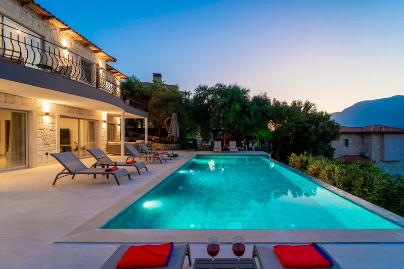Kaş’ta deniz manzaralı kiralık villa, fotoğraf 16
