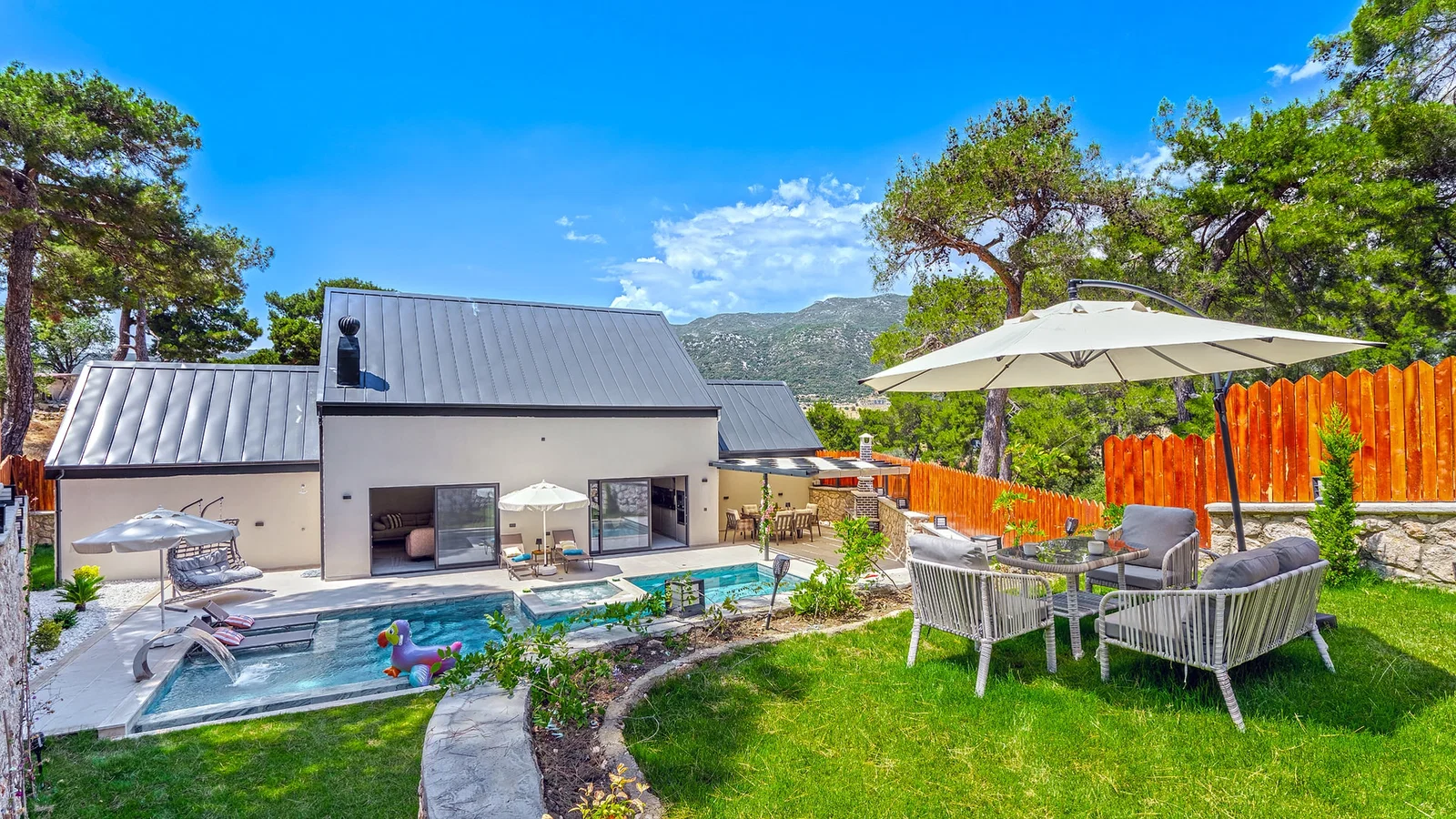 Sarıbelen’de doğa manzaralı kiralık villa, fotoğraf 2