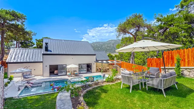 Sarıbelen’de doğa manzaralı kiralık villa, fotoğraf 2