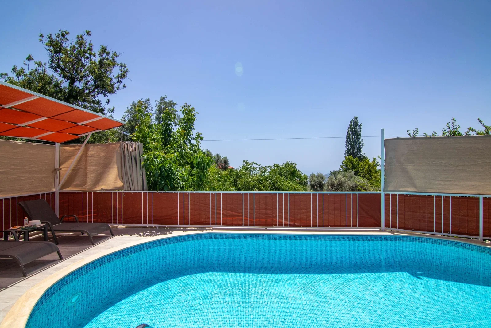 İslamlar’da Balayı Çiftlerine Uygun, Korunaklı Havuzlu, 2 Yatak Odalı, Ekonomik Villa