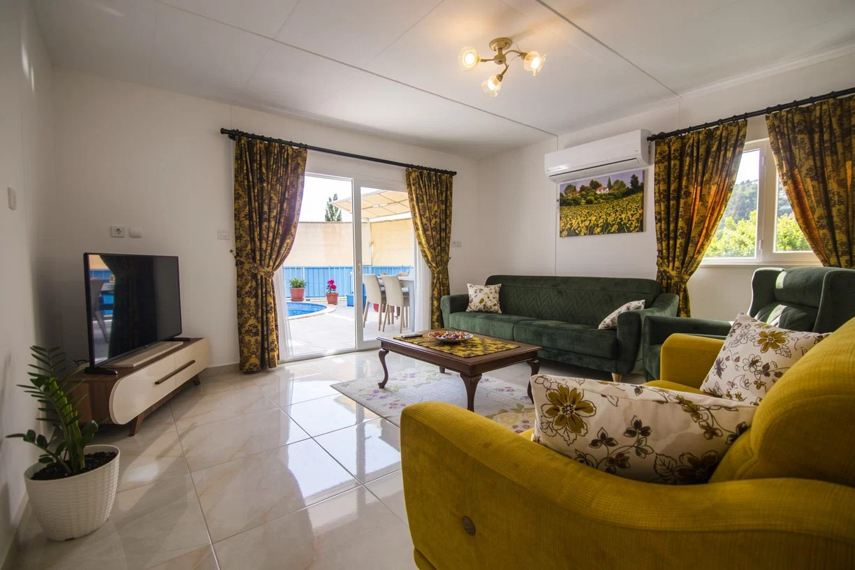 İslamlar’da Balayı Çiftlerine Uygun, Korunaklı Havuzlu, 2 Yatak Odalı, Ekonomik Villa