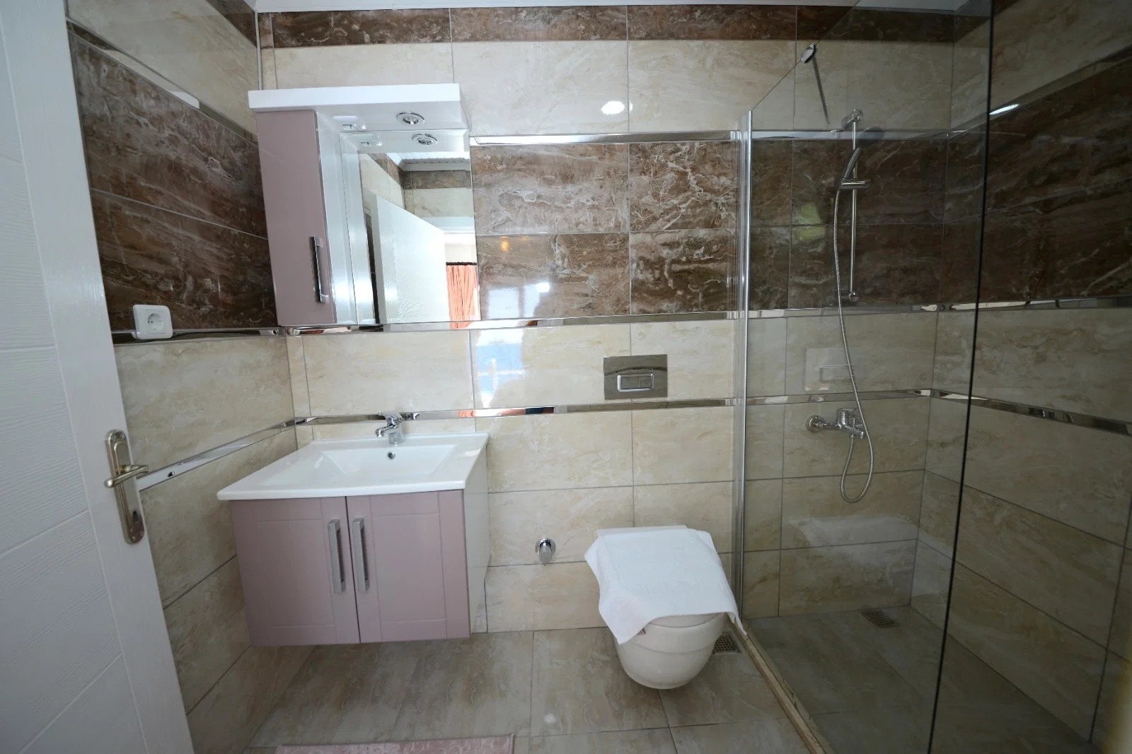 İslamlar’da Balayı Çiftlerine Uygun, Korunaklı Havuzlu, 2 Yatak Odalı, Ekonomik Villa