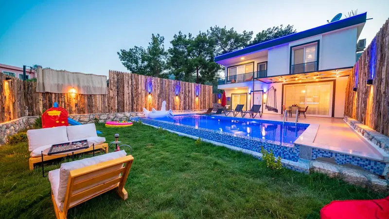Fethiye’de korunaklı havuzlu kiralık villa