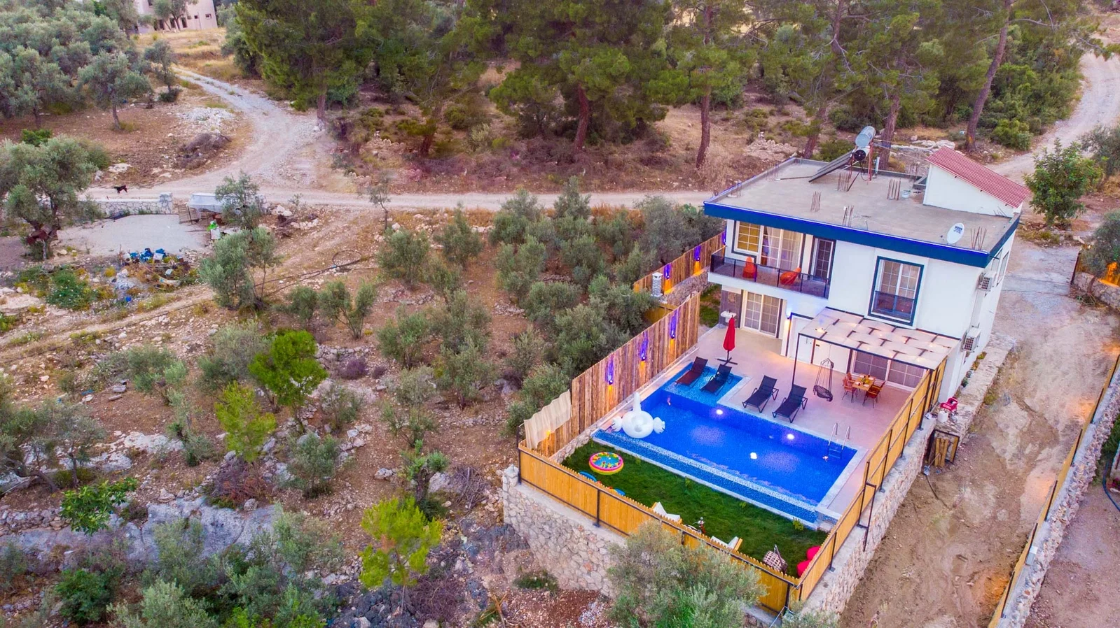 Fethiye’de korunaklı havuzlu kiralık villa, fotoğraf 46