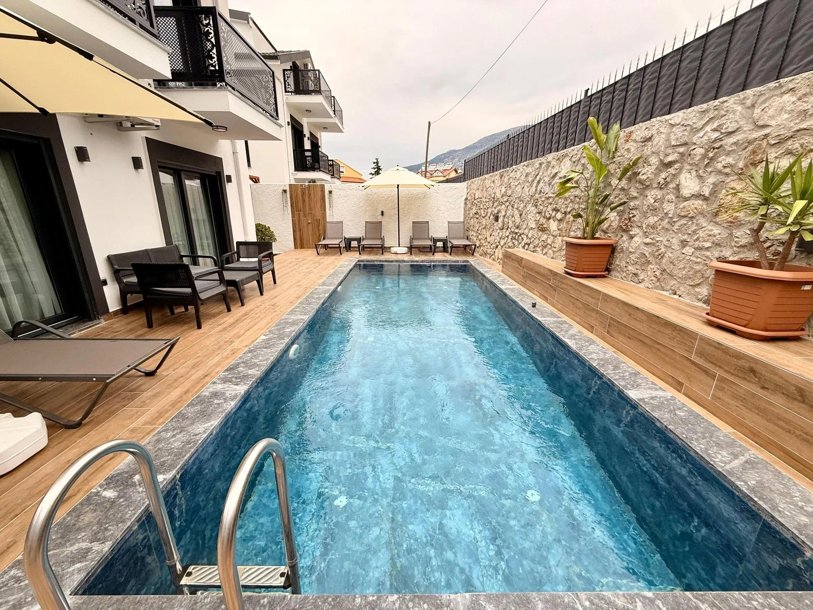 Fethiye’de bahçeli kiralık villa, fotoğraf 2