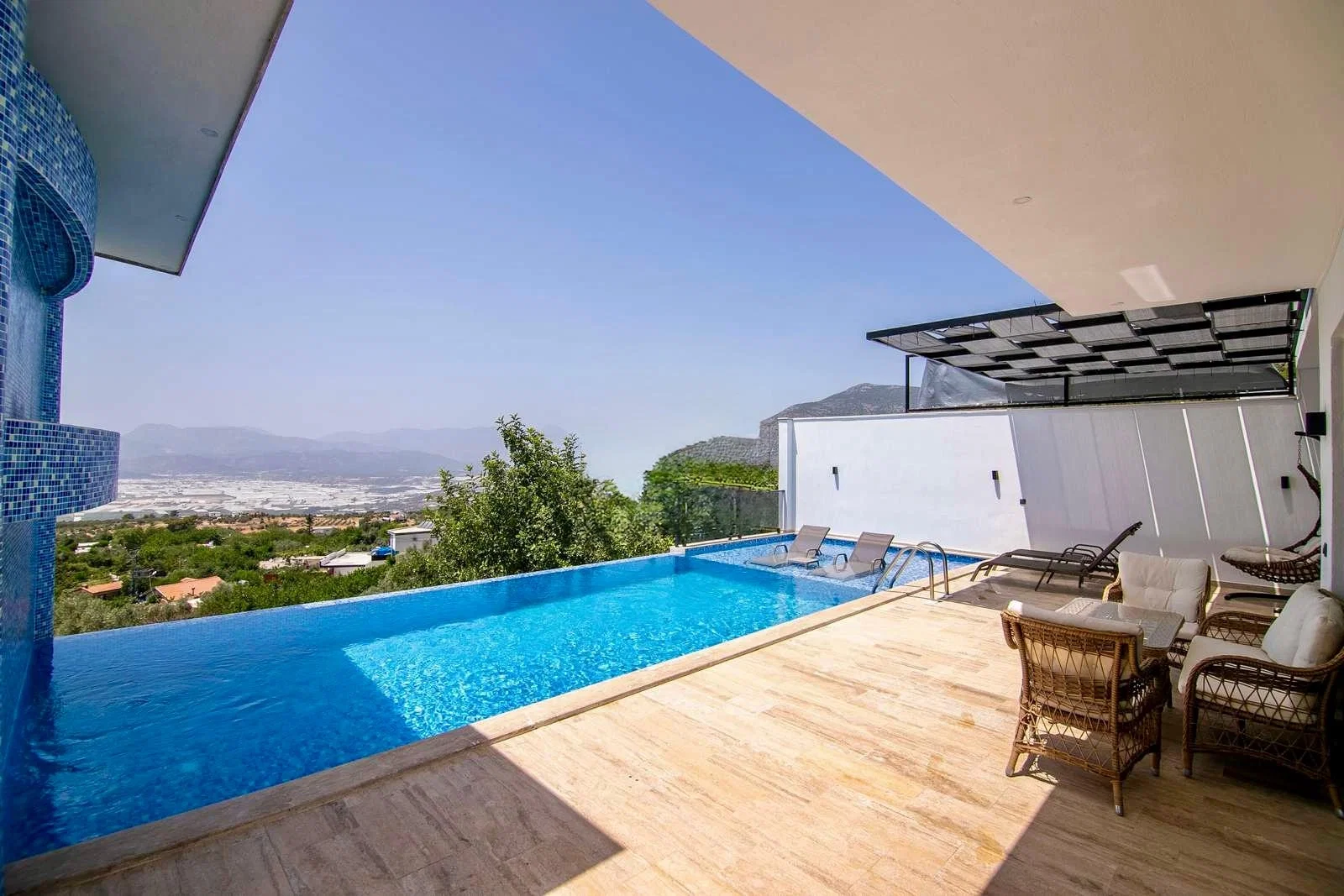 Üzümlü’de doğa manzaralı kiralık villa, fotoğraf 4
