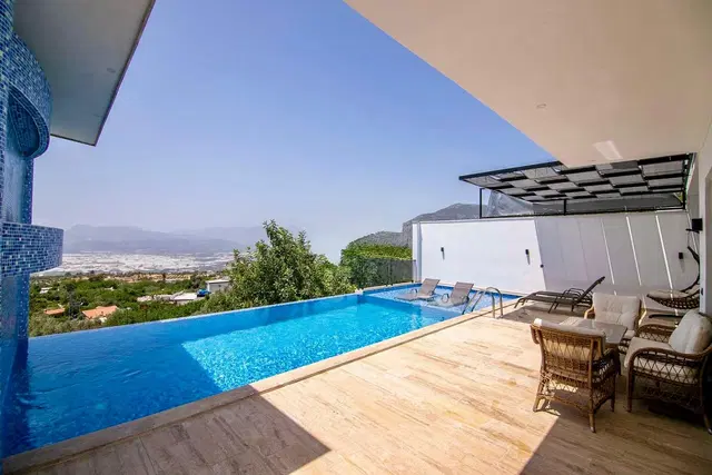 Üzümlü’de doğa manzaralı kiralık villa, fotoğraf 4