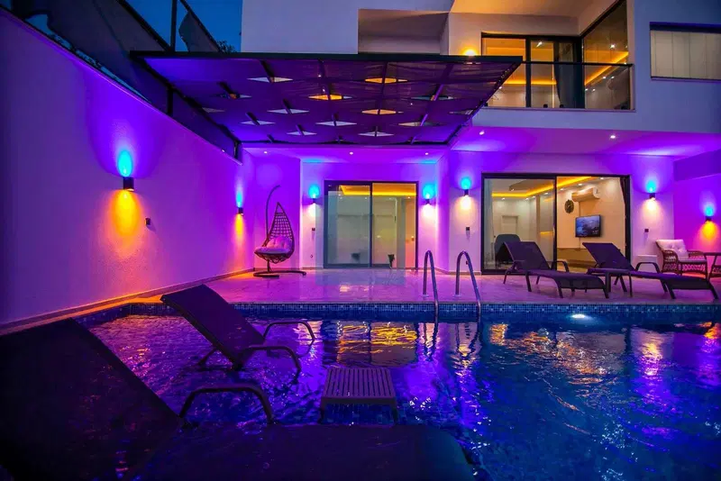 Üzümlü’de ısıtmalı havuzlu kiralık villa, fotoğraf 10