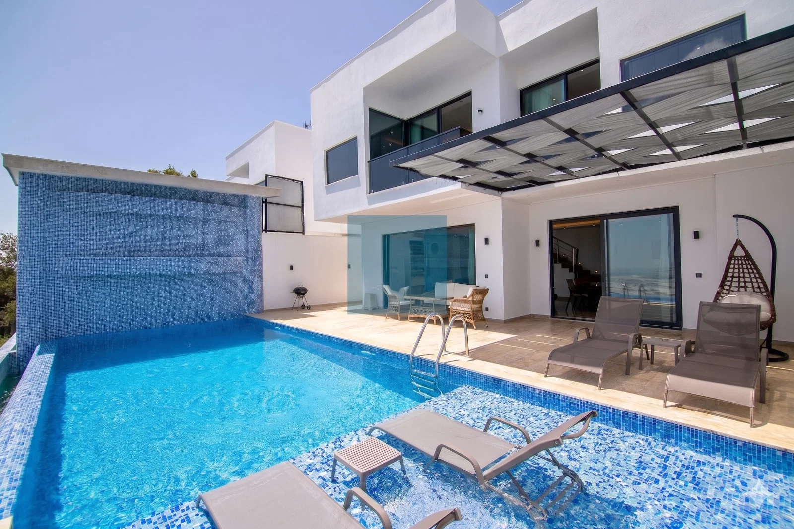 Üzümlü’de ısıtmalı havuzlu kiralık villa, fotoğraf 2