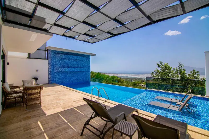 Üzümlü’de jakuzili kiralık villa, fotoğraf 3
