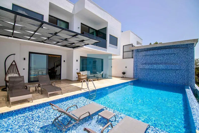 Üzümlü’de jakuzili kiralık villa, fotoğraf 2