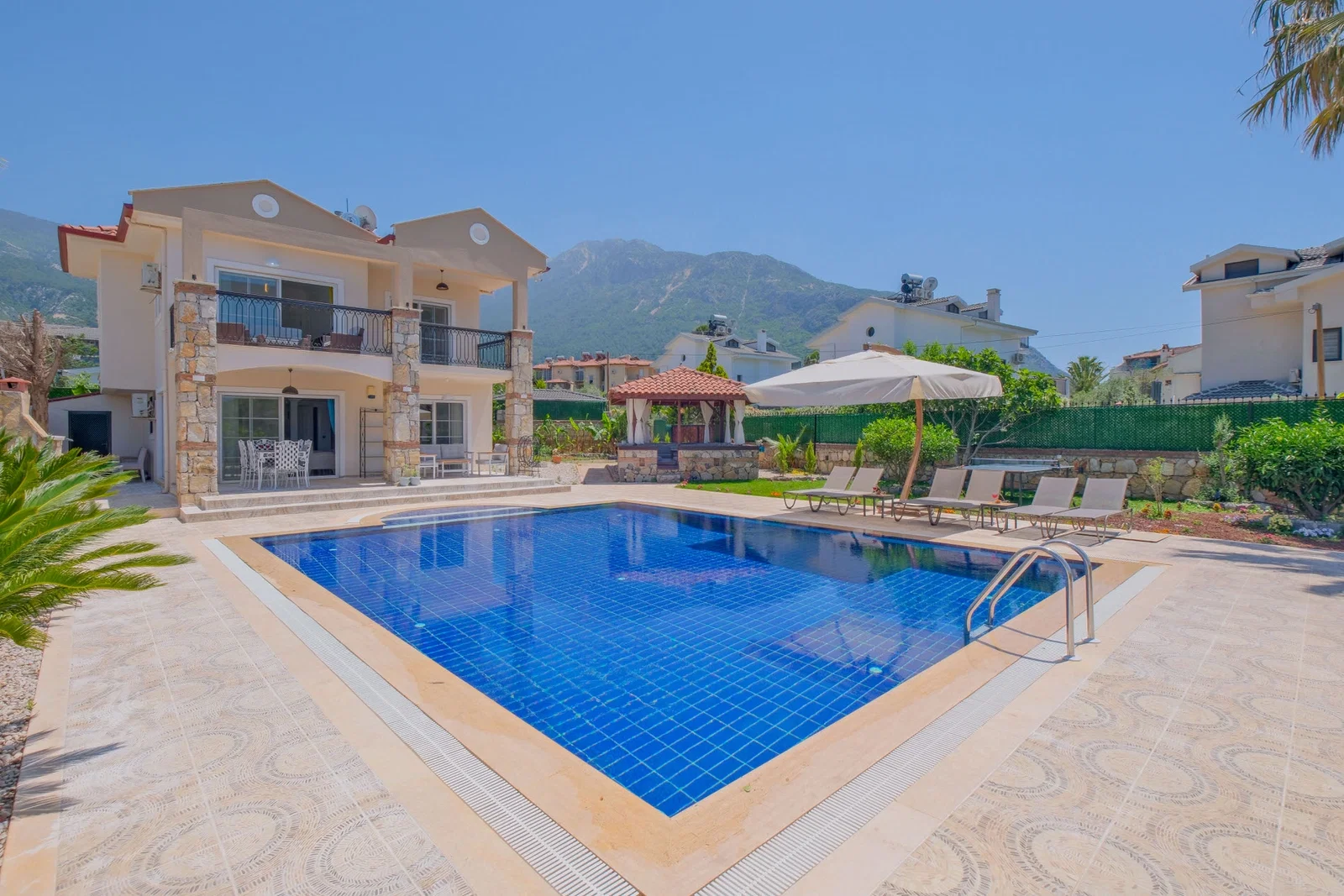 Fethiye’de bahçeli kiralık villa, fotoğraf 2