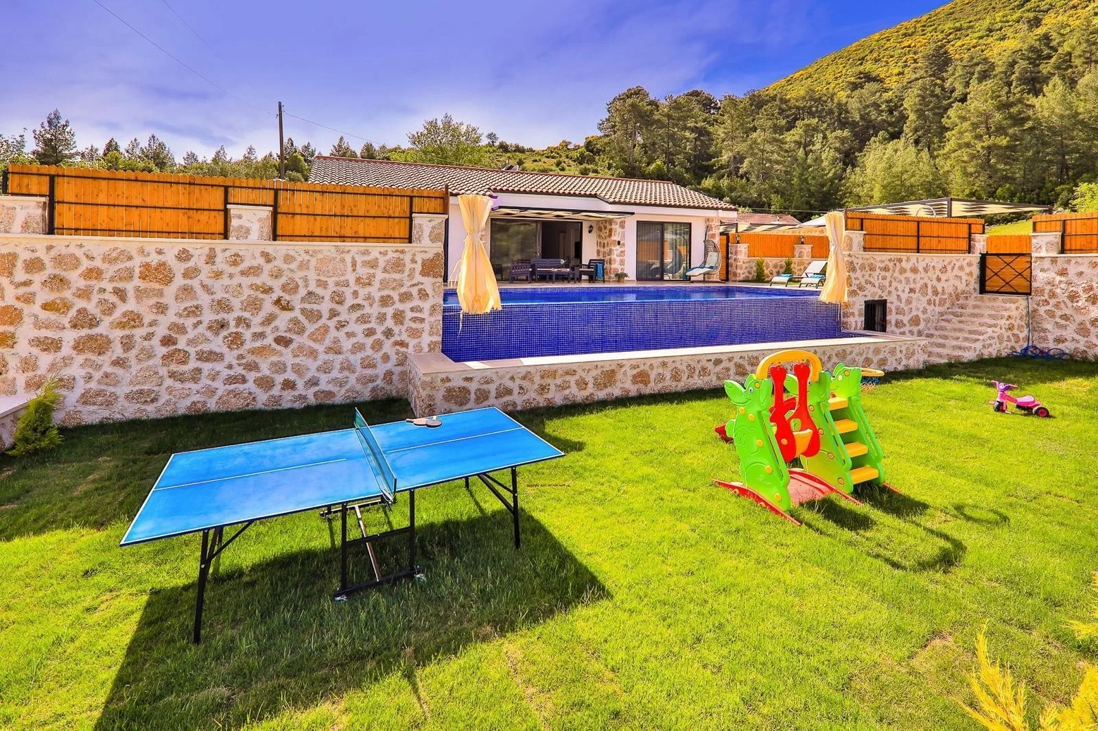 Sarıbelen’de korunaklı havuzlu kiralık villa, fotoğraf 13