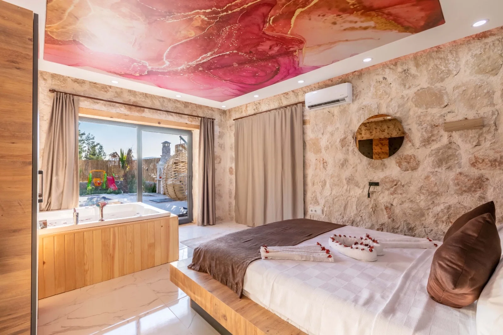 Sarıbelen’de jakuzili kiralık villa, fotoğraf 32