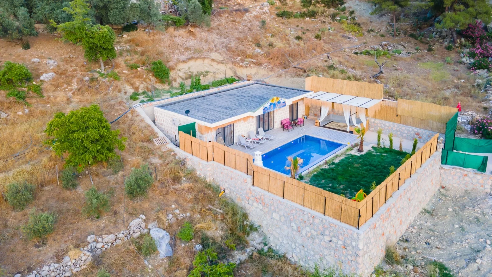 Sarıbelen’de bahçeli kiralık villa, fotoğraf 15