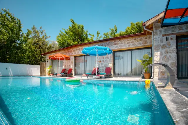 İslamlar’da Balayı Çiftlerine Uygun, Korunaklı Havuzlu, 2 Yatak Odalı, Kiralık Villa