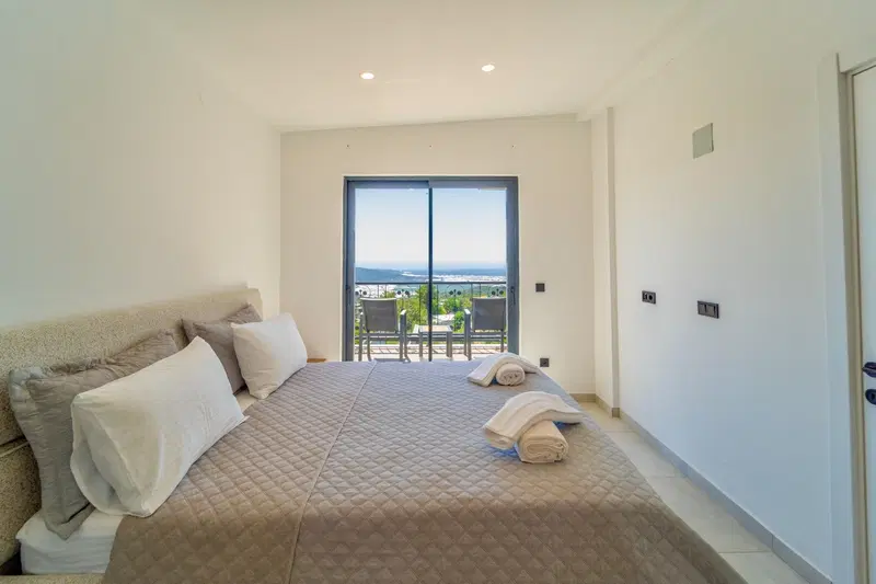 Üzümlü’de doğa manzaralı kiralık villa, fotoğraf 34