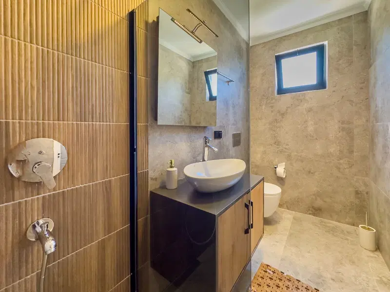 Üzümlü’de doğa manzaralı kiralık villa, fotoğraf 37
