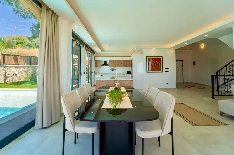 Üzümlü’de doğa manzaralı kiralık villa, fotoğraf 16