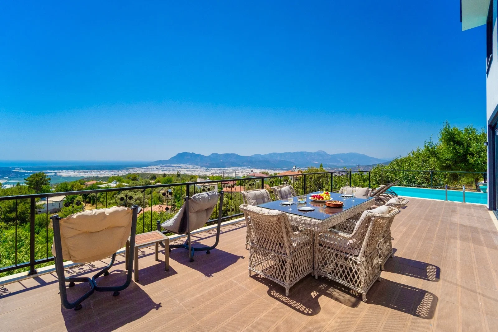 Üzümlü’de doğa manzaralı kiralık villa, fotoğraf 7