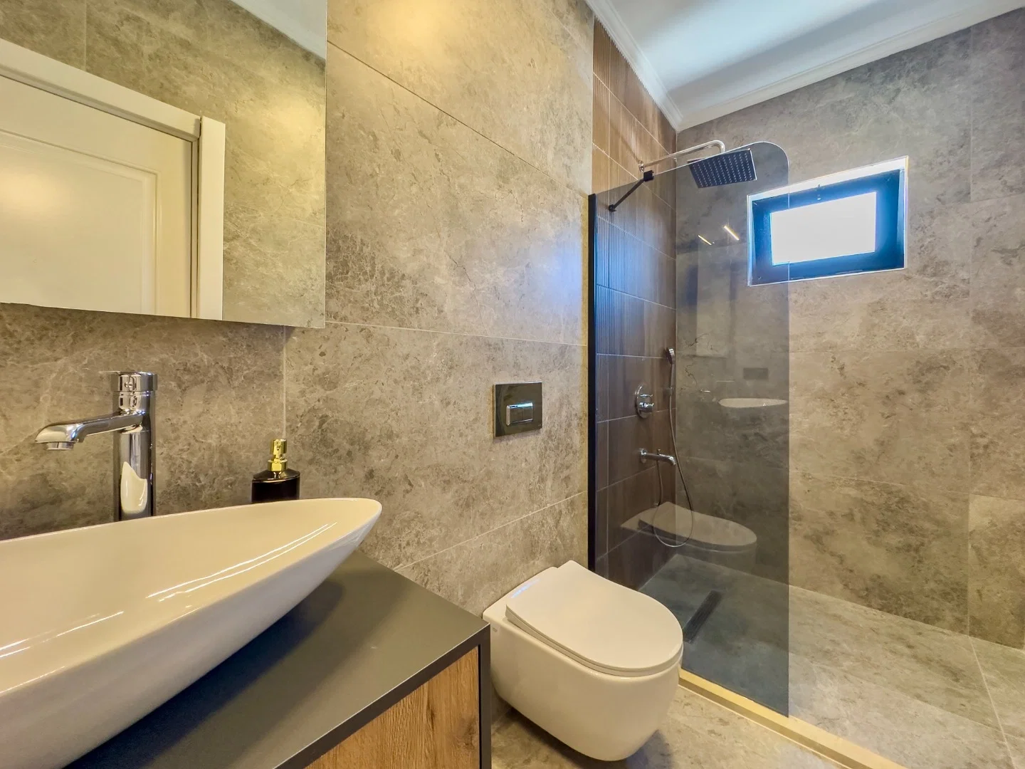 Üzümlü’de doğa manzaralı kiralık villa, fotoğraf 28