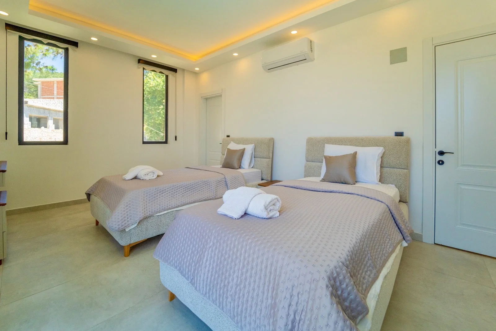 Üzümlü’de doğa manzaralı kiralık villa, fotoğraf 31