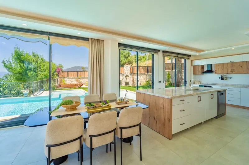 Üzümlü’de doğa manzaralı kiralık villa, fotoğraf 13