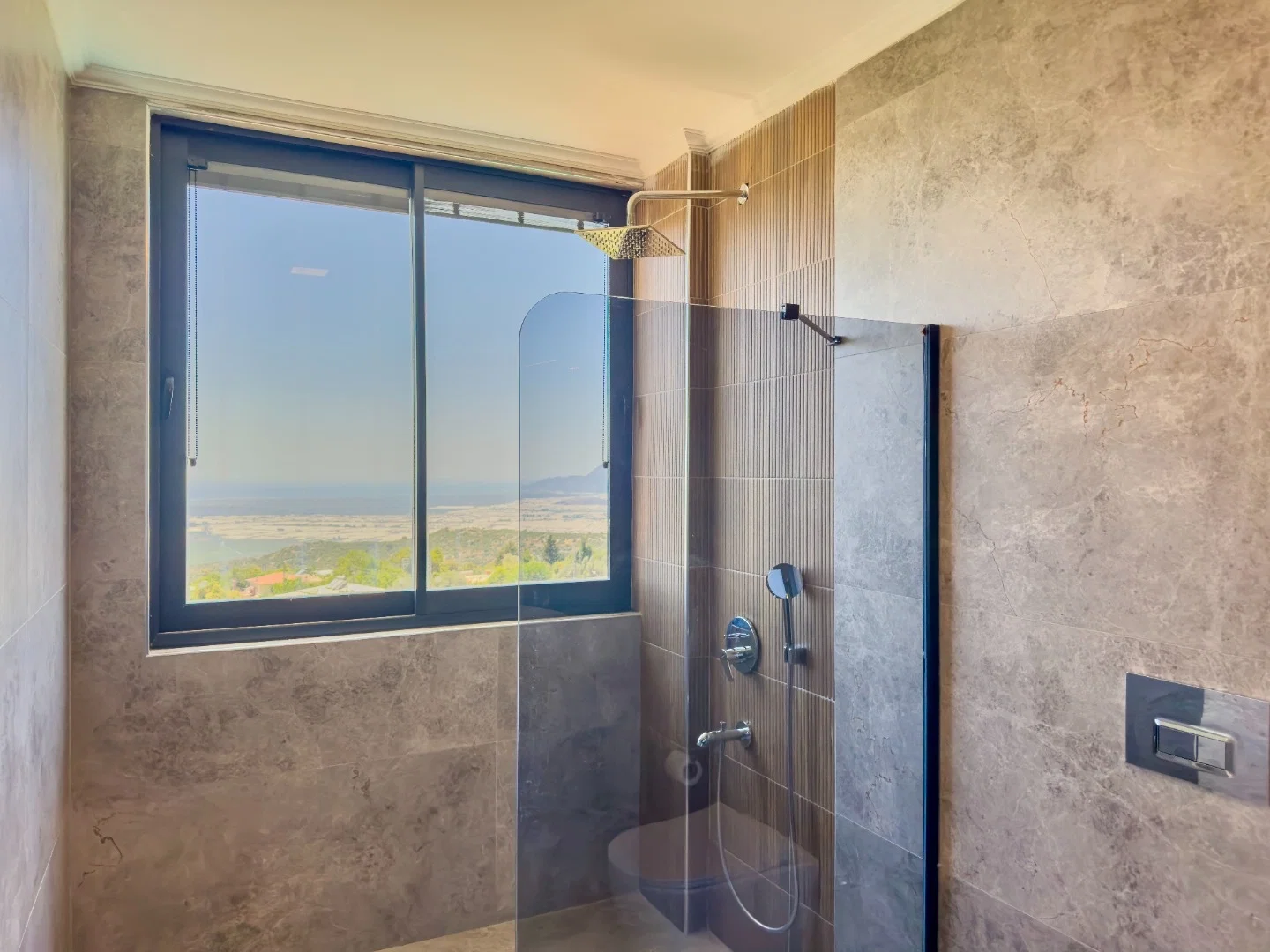Üzümlü’de doğa manzaralı kiralık villa, fotoğraf 25