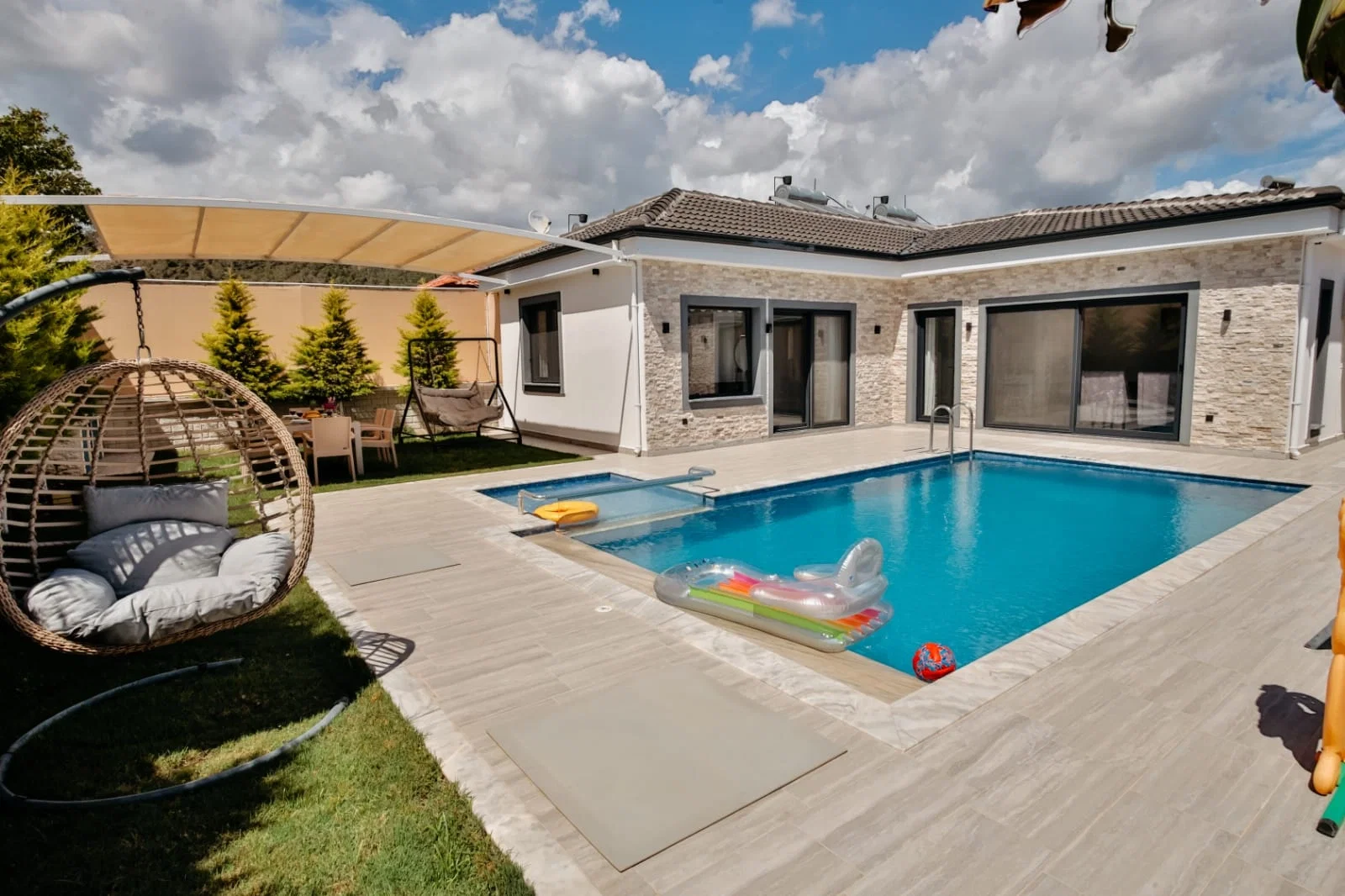 Fethiye’de bahçeli kiralık villa, fotoğraf 4