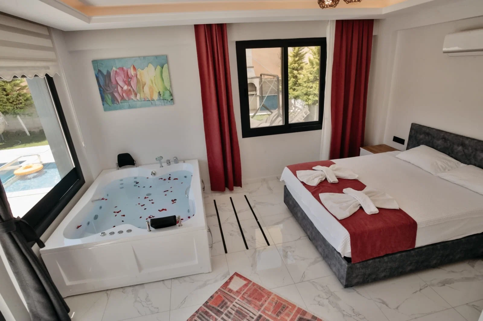 Fethiye’de korunaklı havuzlu kiralık villa, fotoğraf 17