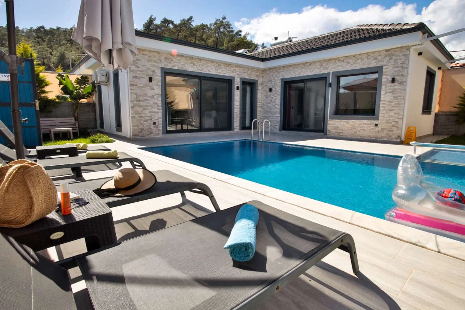 Fethiye’de çocuk havuzlu kiralık villa, fotoğraf 3