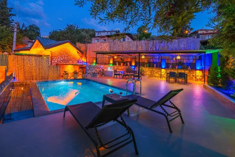 Fethiye’de korunaklı havuzlu kiralık villa