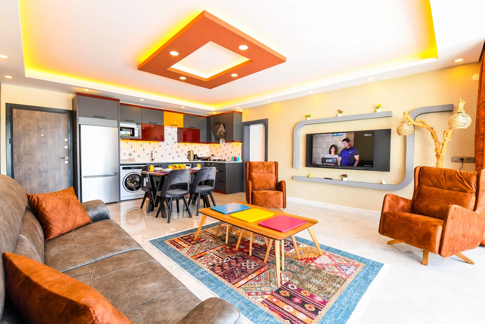 Üzümlü’de Balayı Çiftlerine Uygun, Korunaklı Havuzlu, 2 Yatak Odalı, Kiralık Villa