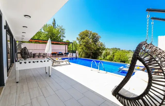 Üzümlü’de jakuzili kiralık villa, fotoğraf 2