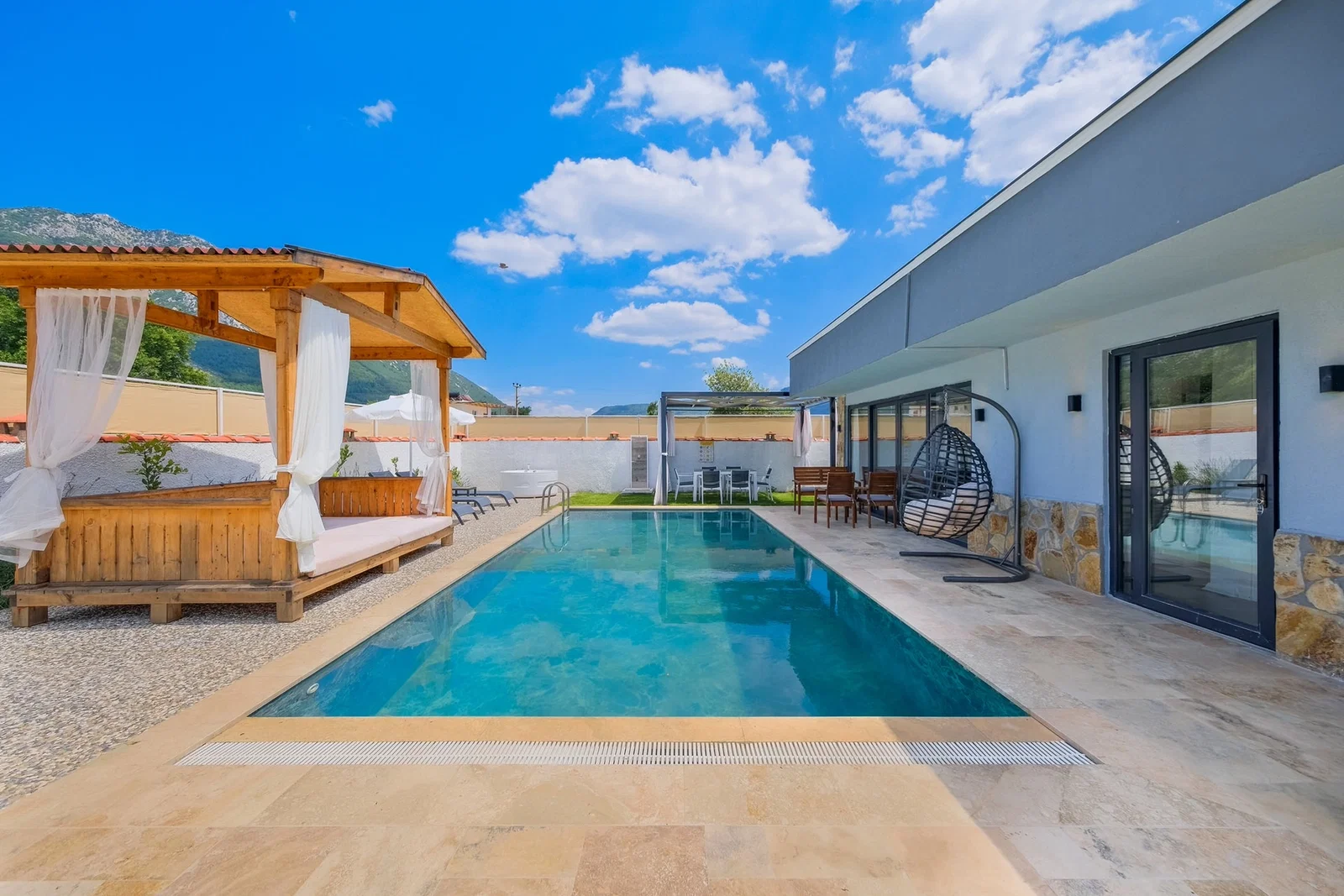 Fethiye’de bahçeli kiralık villa, fotoğraf 3