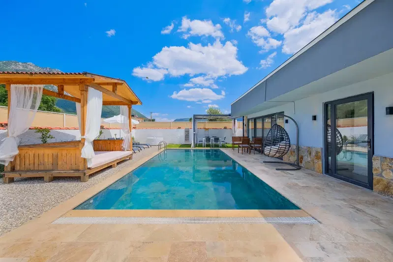 Fethiye’de bahçeli kiralık villa, fotoğraf 3