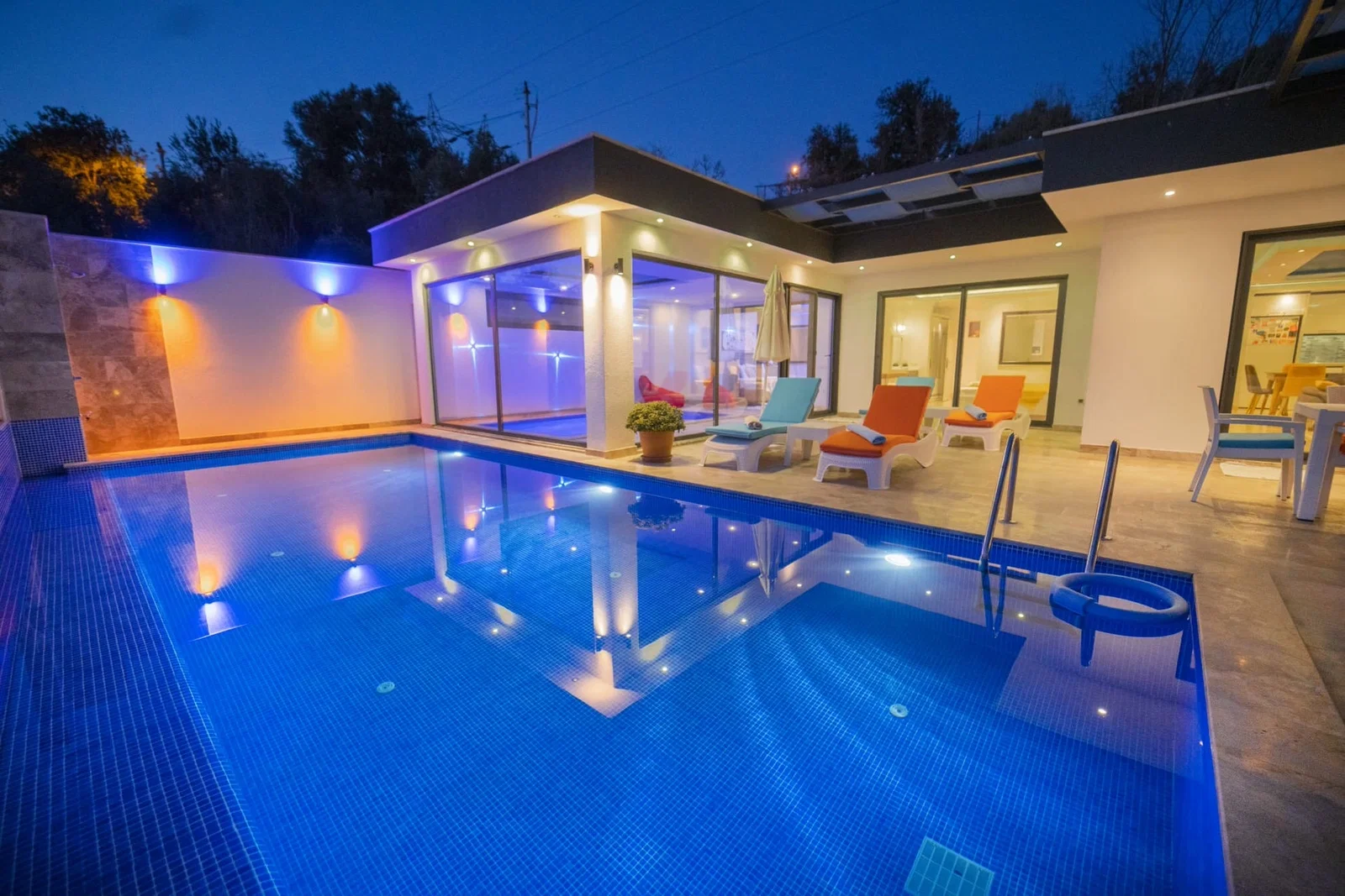 Üzümlü’de korunaklı havuzlu kiralık villa, fotoğraf 10