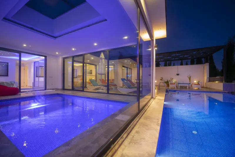 Üzümlü’de ısıtmalı havuzlu kiralık villa, fotoğraf 11