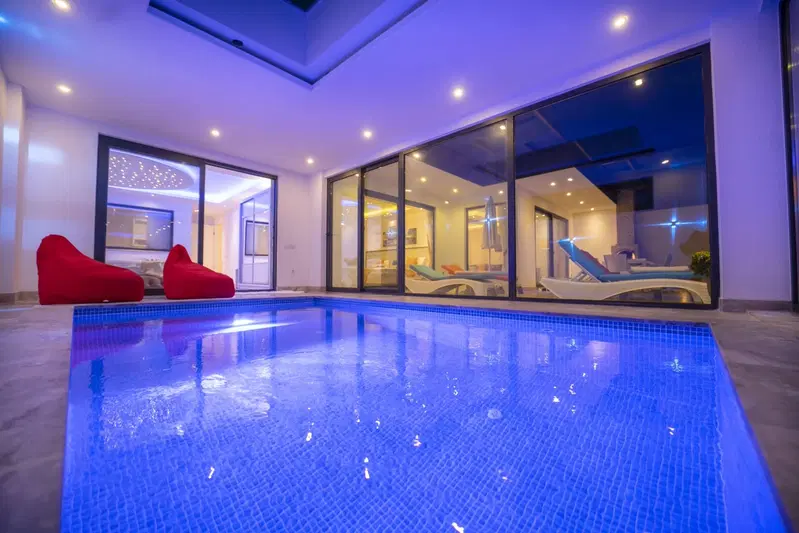 Üzümlü’de kapalı havuzlu kiralık villa, fotoğraf 15