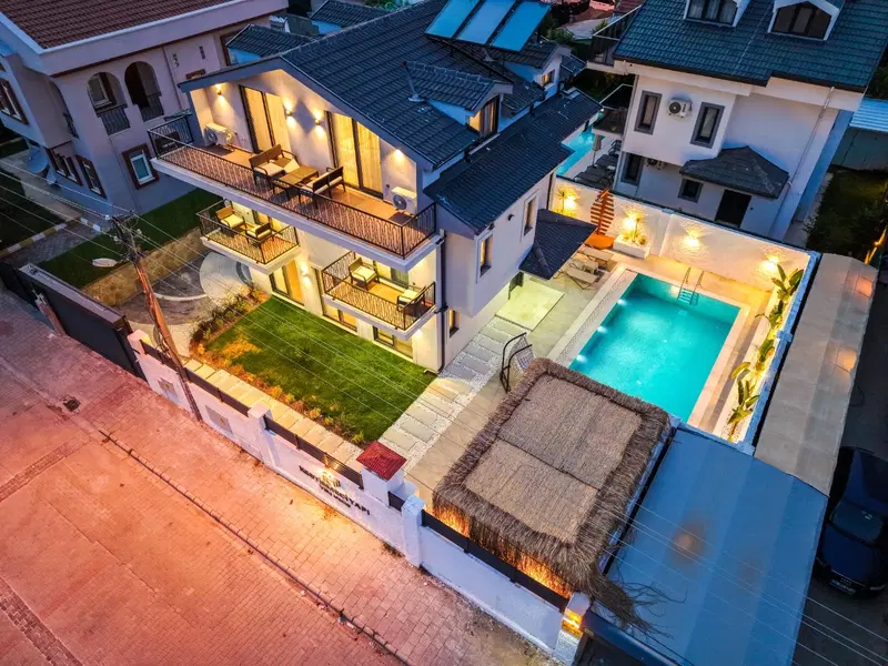 Fethiye’de jakuzili kiralık villa