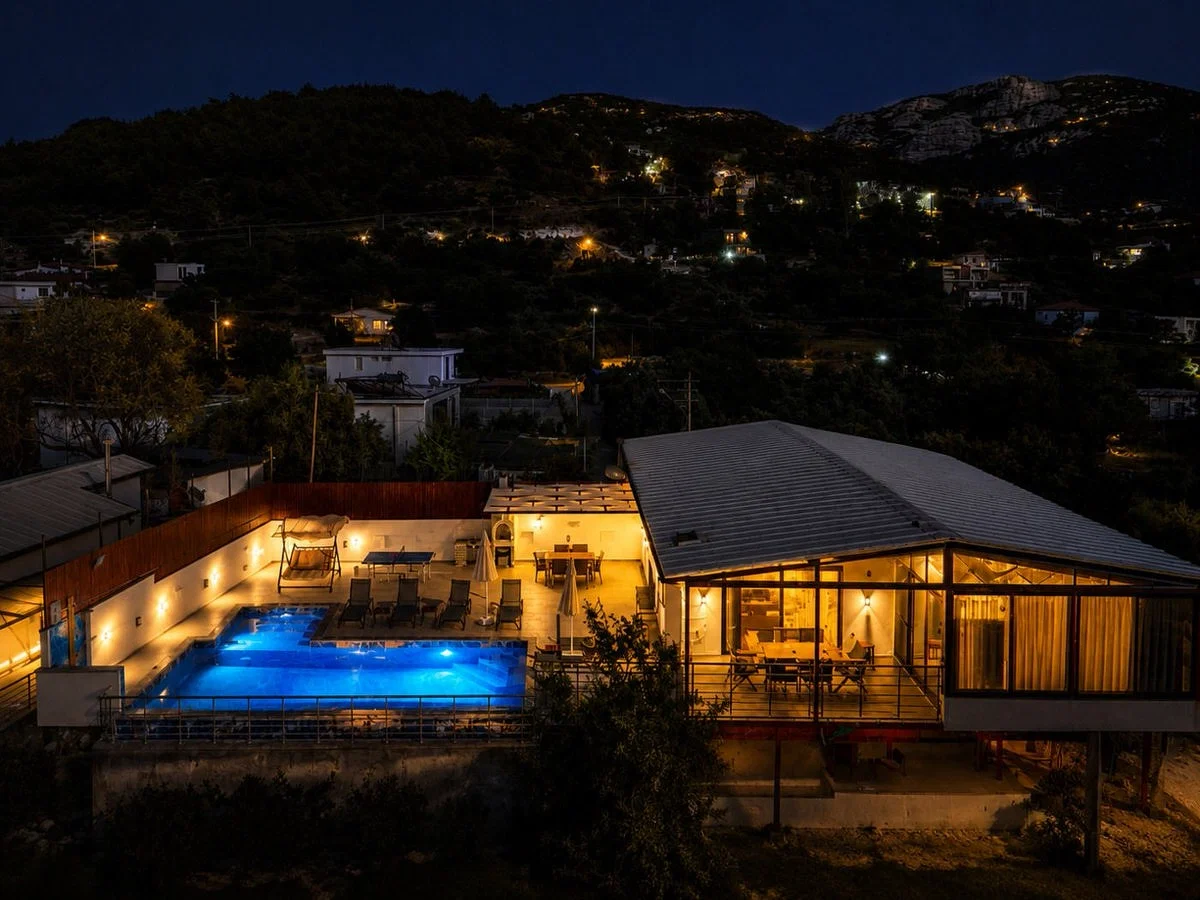 Sarıbelen’de Balayı Çiftlerine Uygun, Çocuk Havuzlu, 6 Kişilik, Kiralık Villa