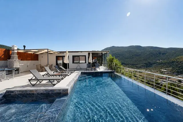 Sarıbelen’de Balayı Çiftlerine Uygun, Çocuk Havuzlu, 6 Kişilik, Kiralık Villa