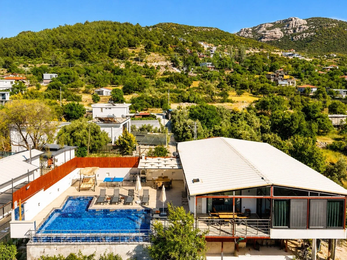 Sarıbelen’de Balayı Çiftlerine Uygun, Çocuk Havuzlu, 6 Kişilik, Kiralık Villa