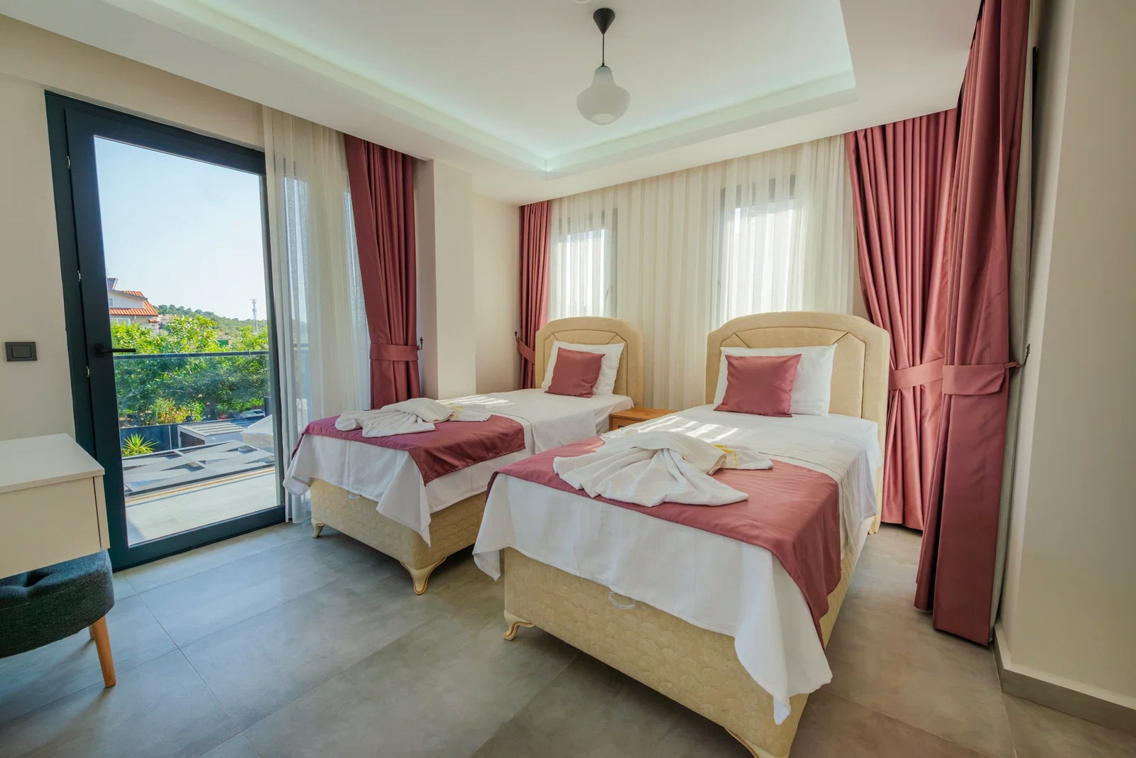 Fethiye’de Merkeze Yakın, Isıtmalı Havuzlu, Jakuzili, Lüks Villa