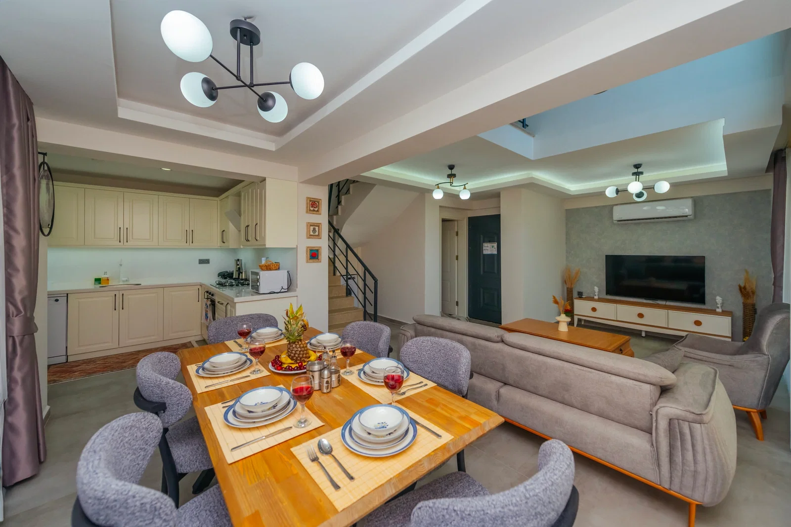 Fethiye’de Merkeze Yakın, Isıtmalı Havuzlu, Jakuzili, Lüks Villa