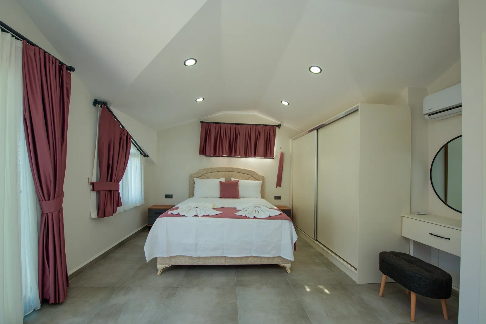 Fethiye’de Merkeze Yakın, Isıtmalı Havuzlu, Jakuzili, Lüks Villa